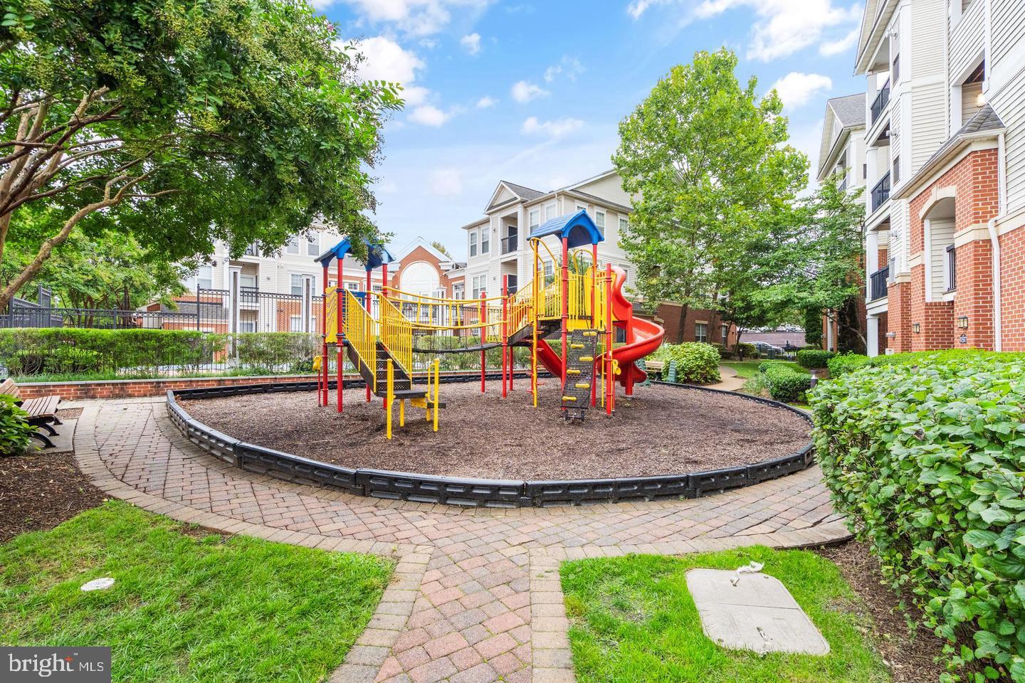 3851 ARISTOTLE CT #1-307