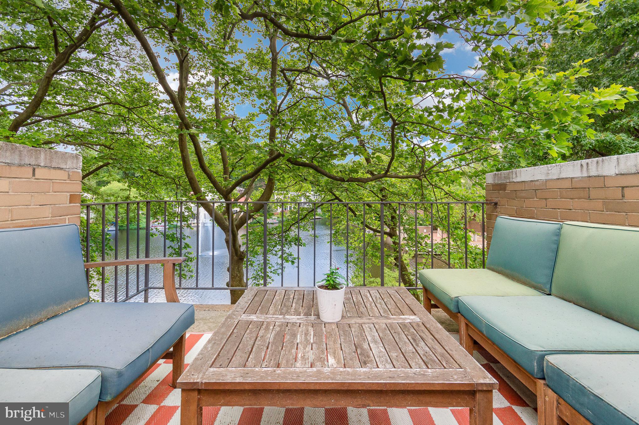 1690 Chimney House Rd