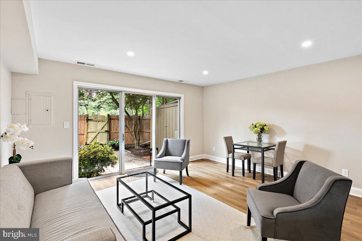 8101 Kingsway Ct #257