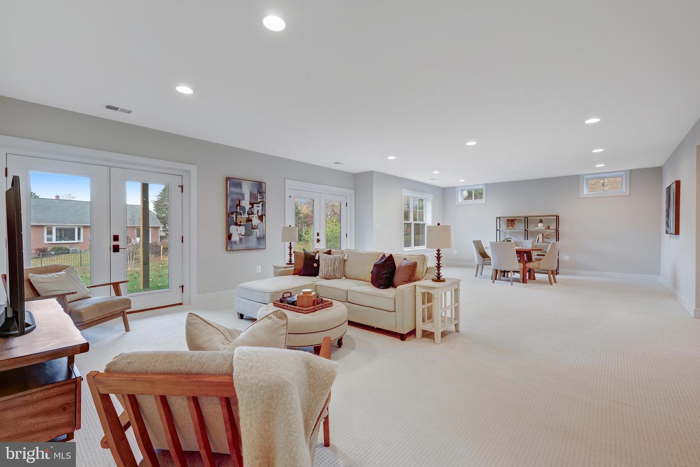 6654 Chilton Ct