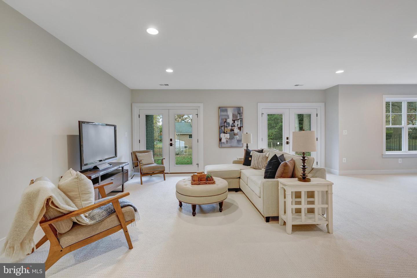 6654 Chilton Ct