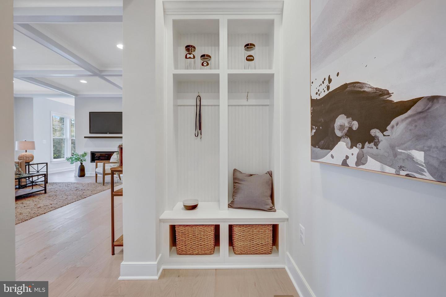 6654 Chilton Ct