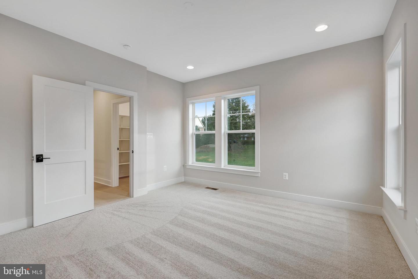 6654 Chilton Ct