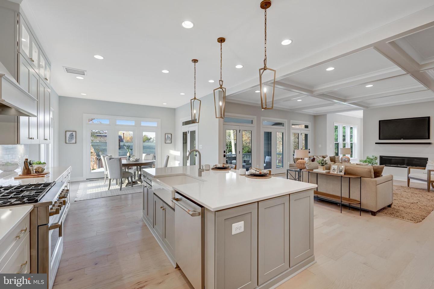 6654 Chilton Ct