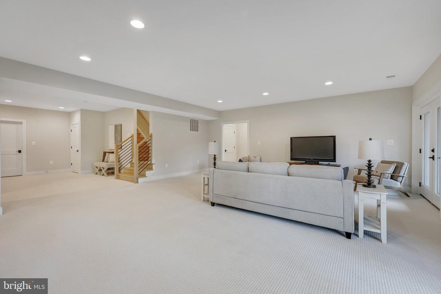 6654 Chilton Ct