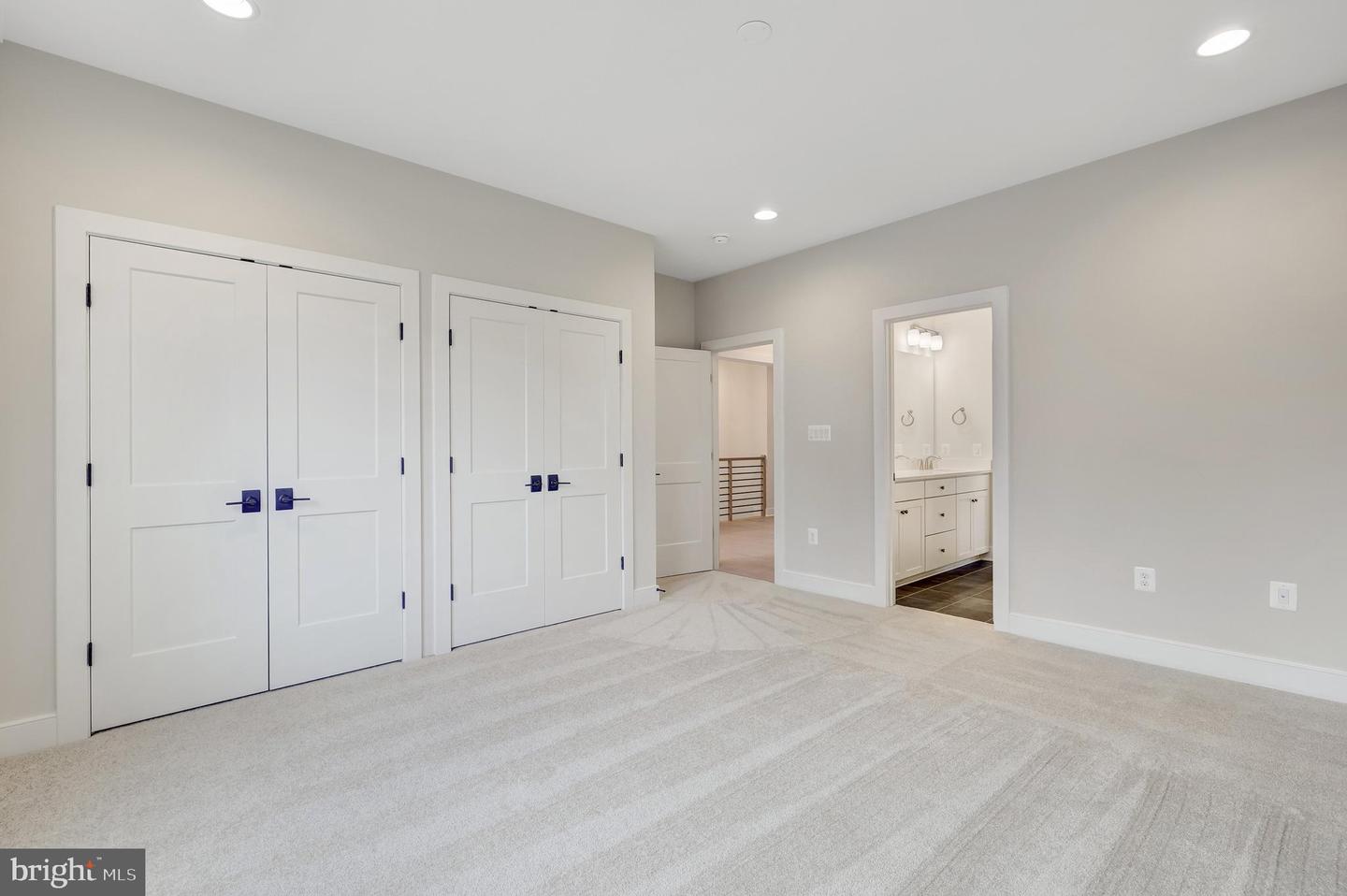 6654 Chilton Ct