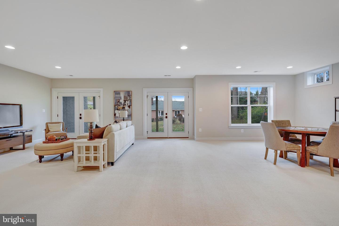 6654 Chilton Ct