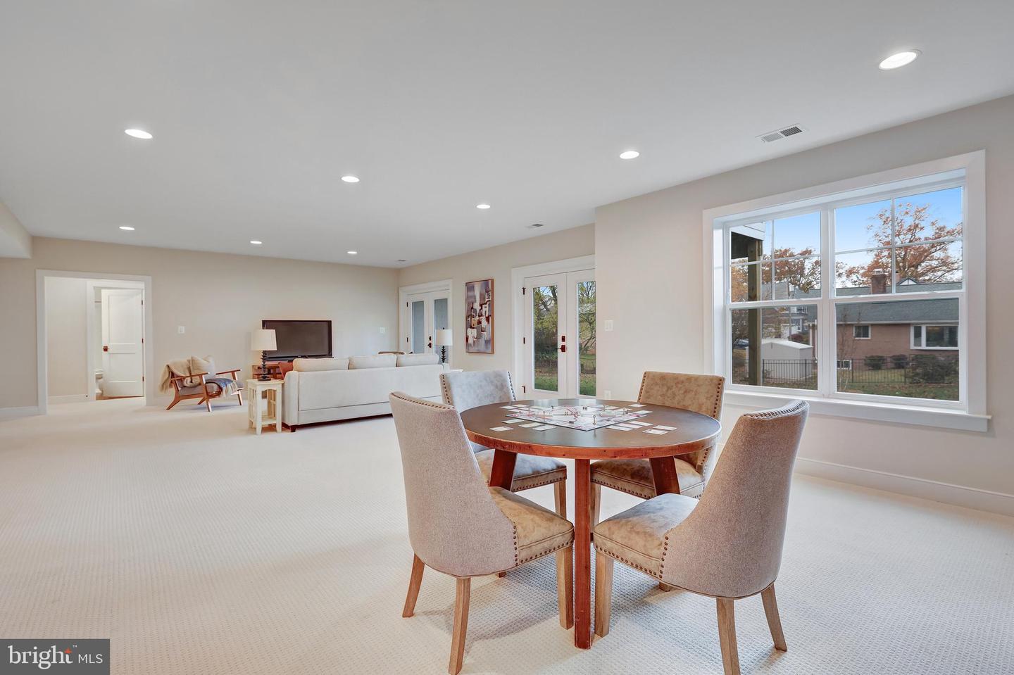 6654 Chilton Ct