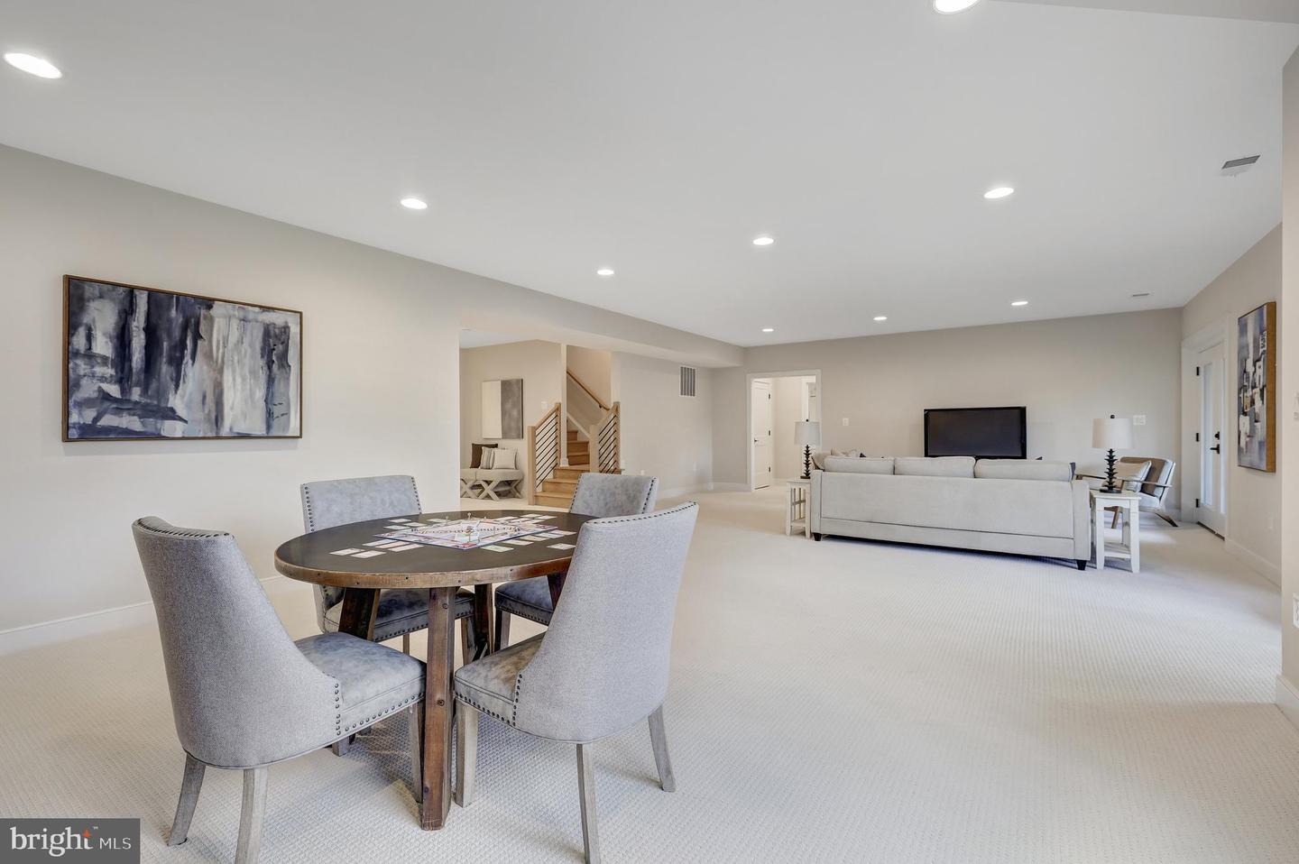 6654 Chilton Ct