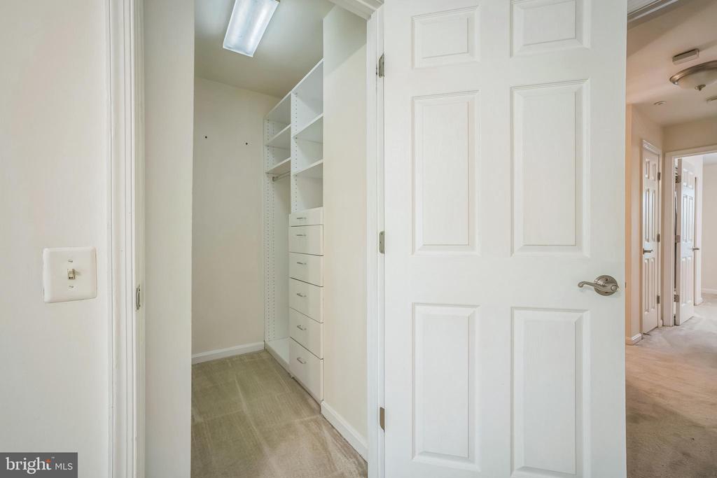 5932 Kimberly Anne Way