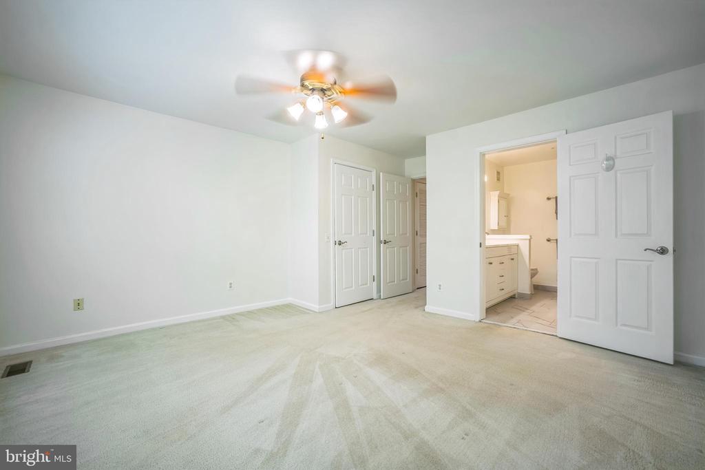 5932 Kimberly Anne Way