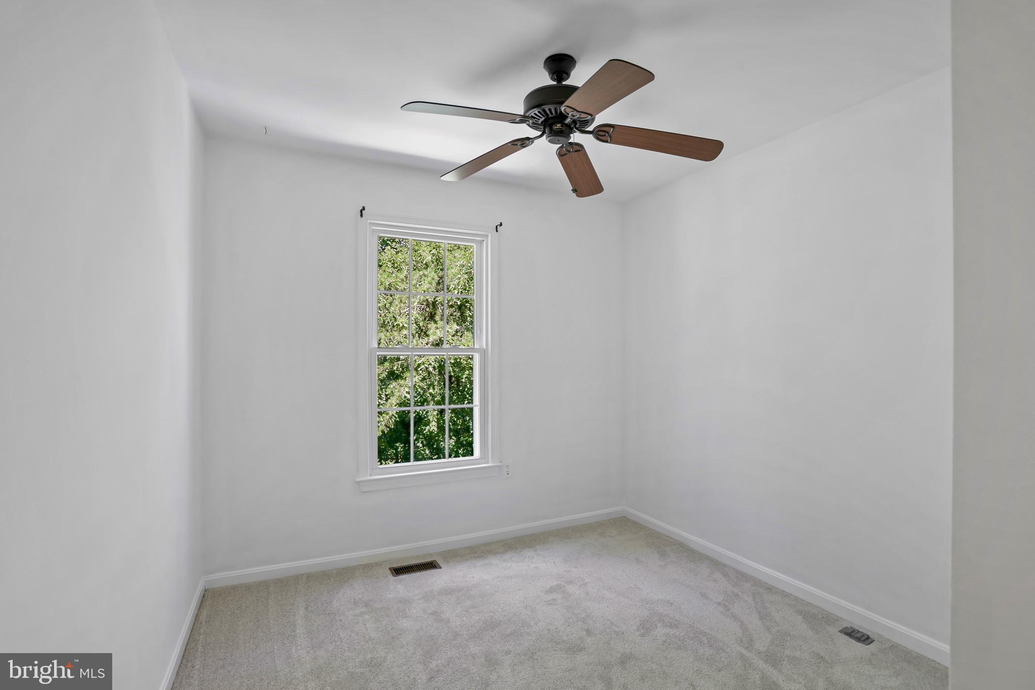 5440 New London Park Dr