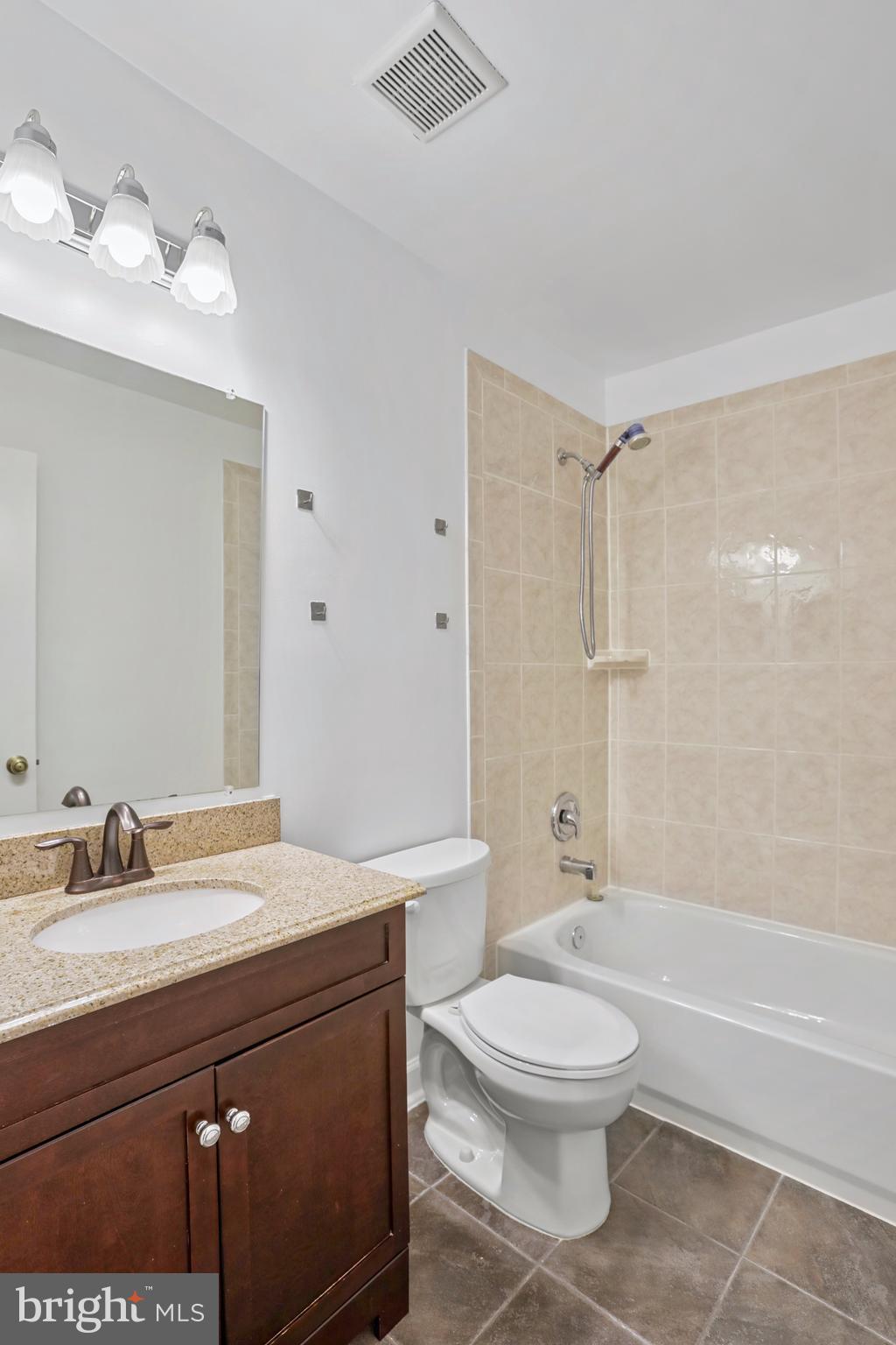 5440 New London Park Dr