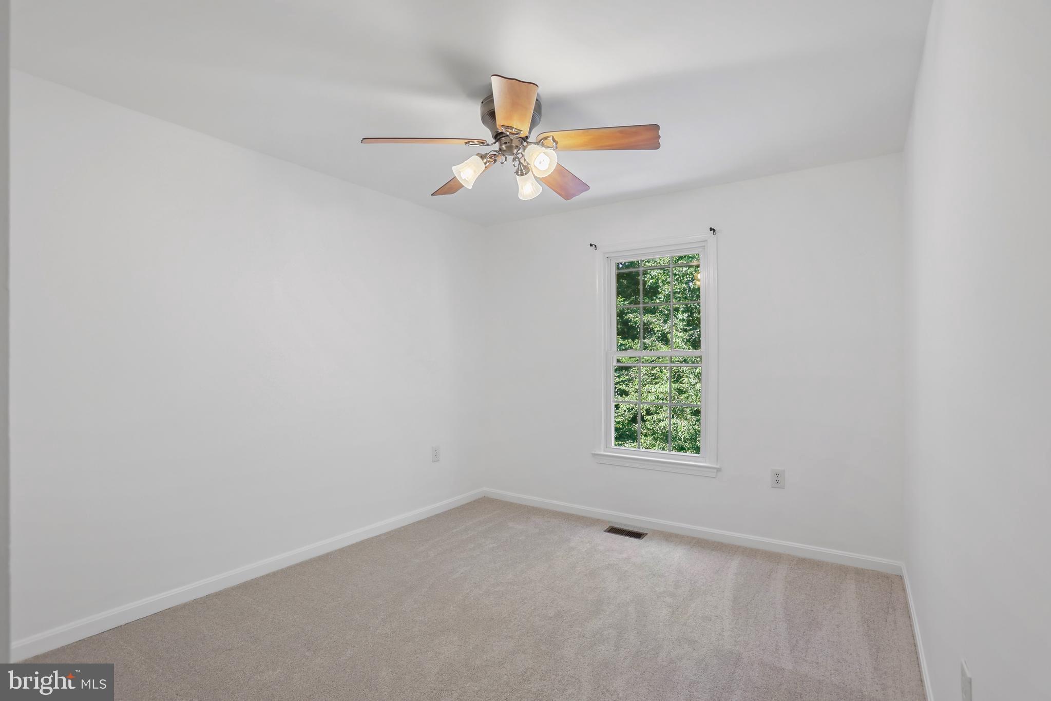 5440 New London Park Dr