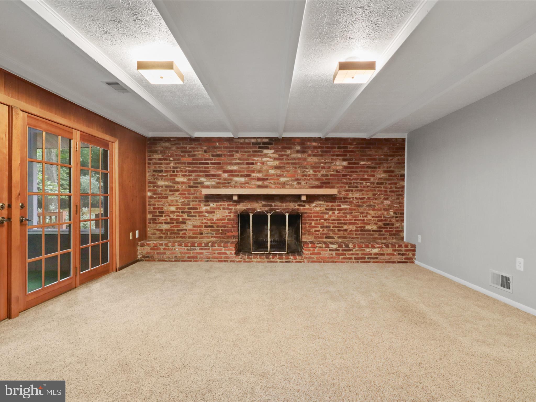 8504 CANTERBURY DRIVE