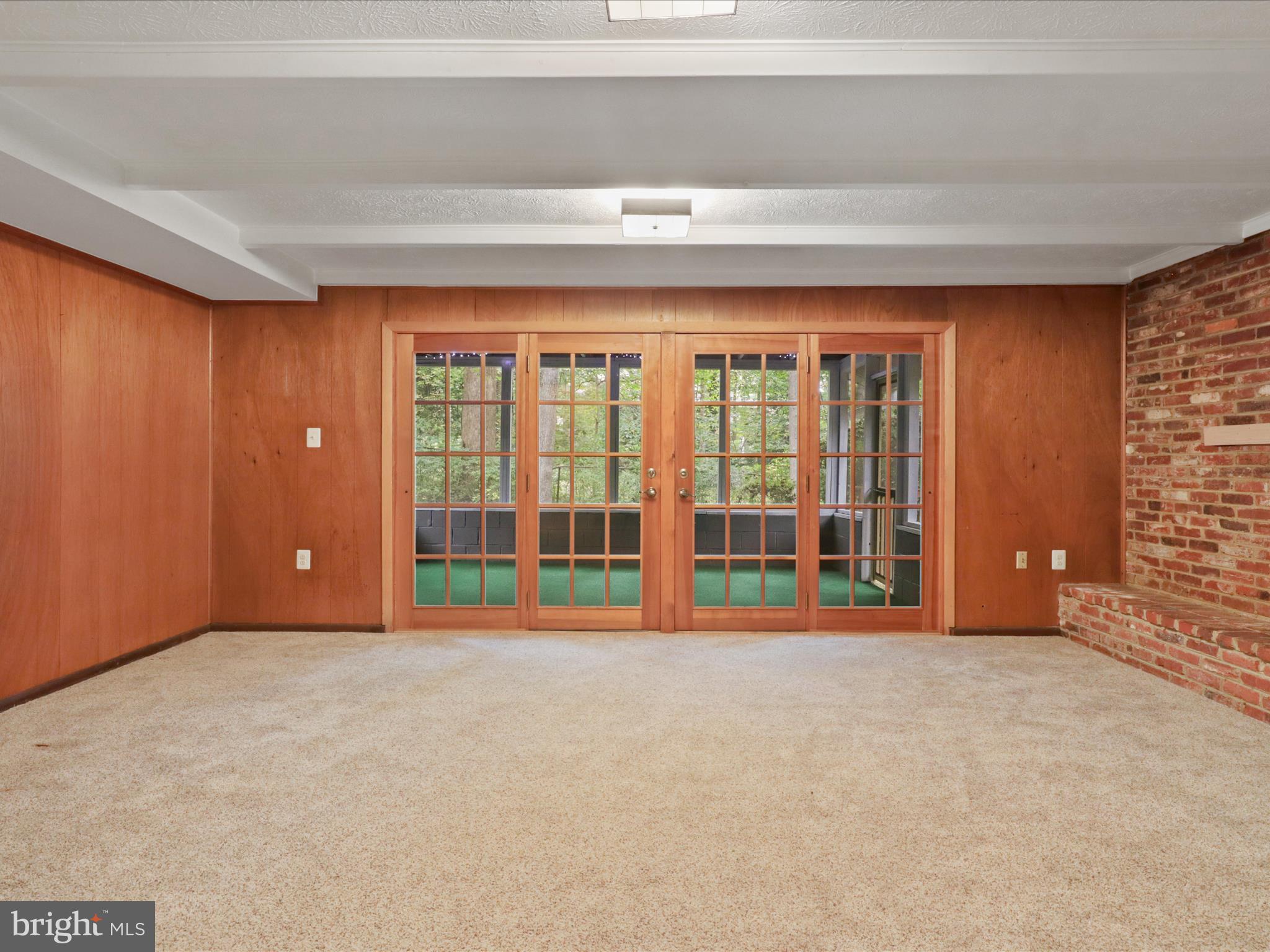 8504 CANTERBURY DRIVE