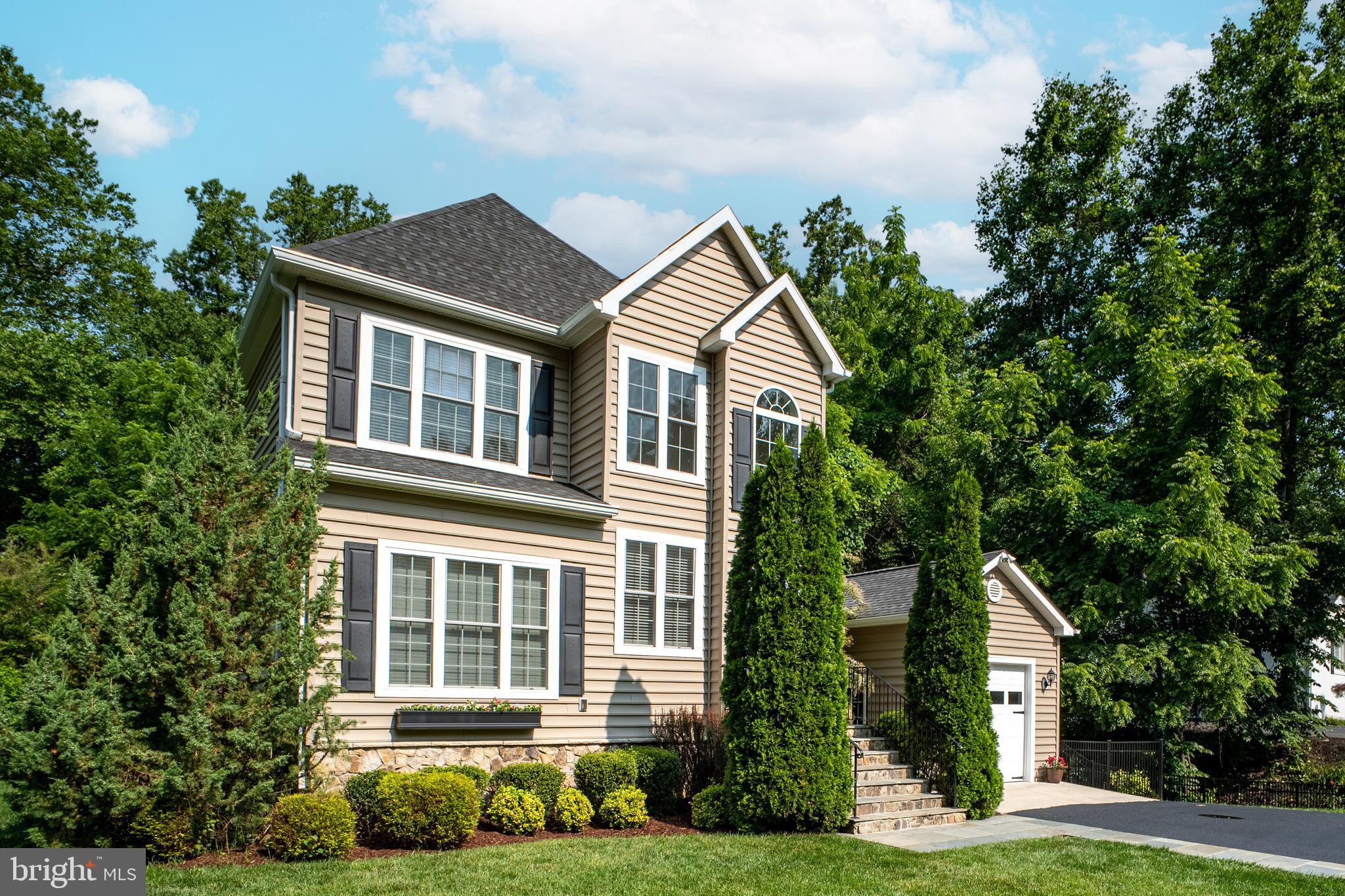 2862 Rosemary Ln