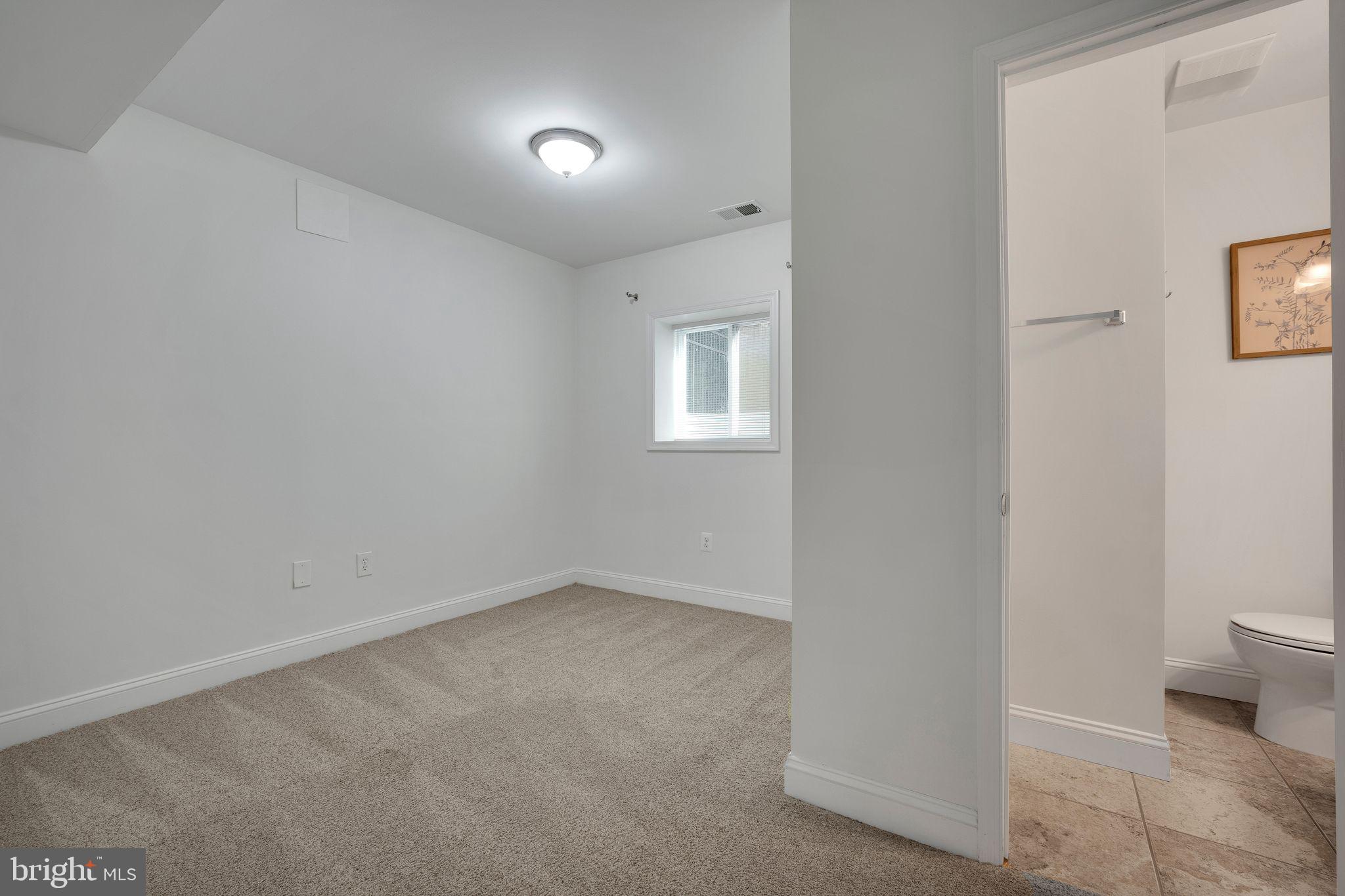 2862 Rosemary Ln