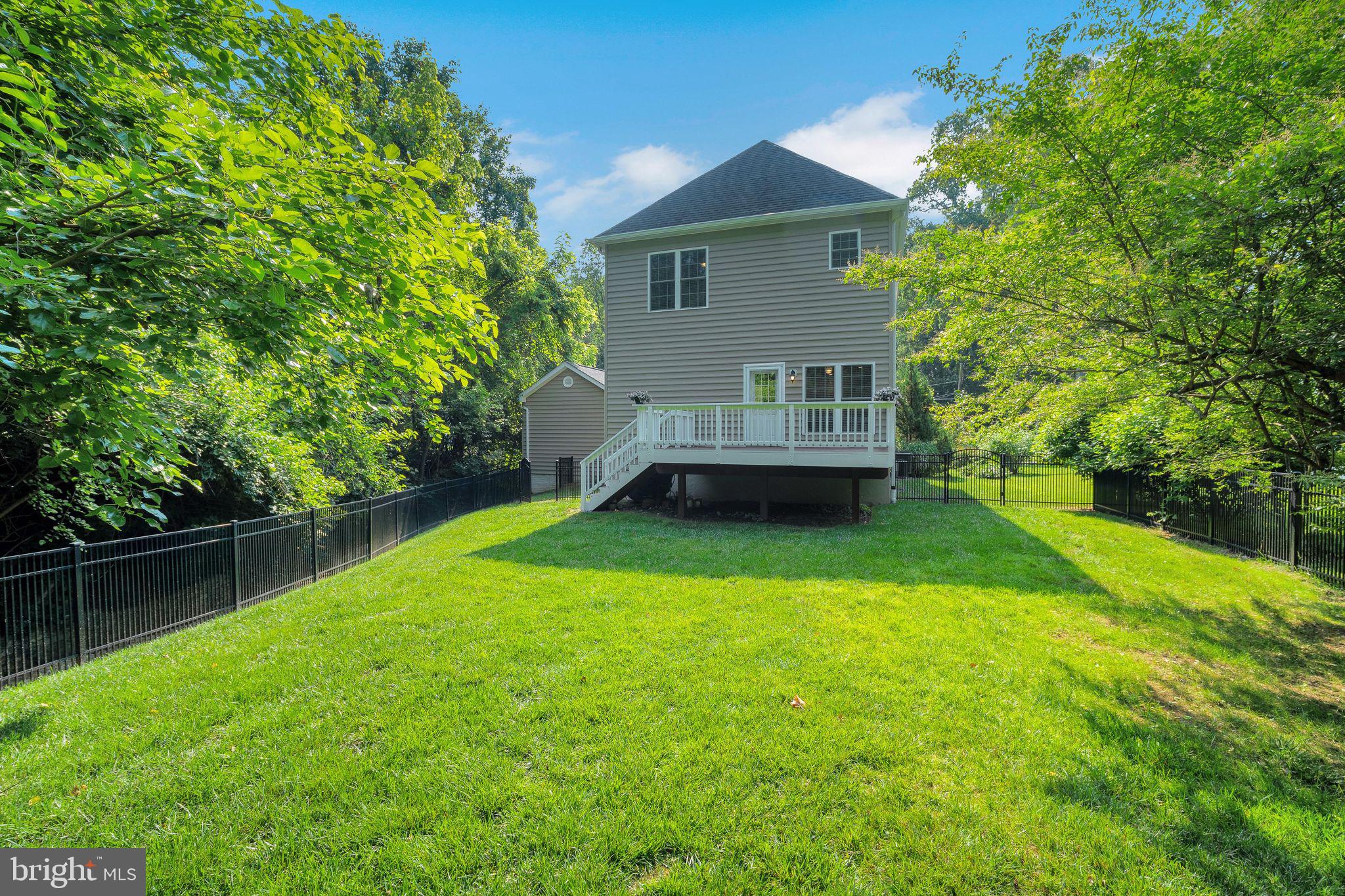 2862 Rosemary Ln
