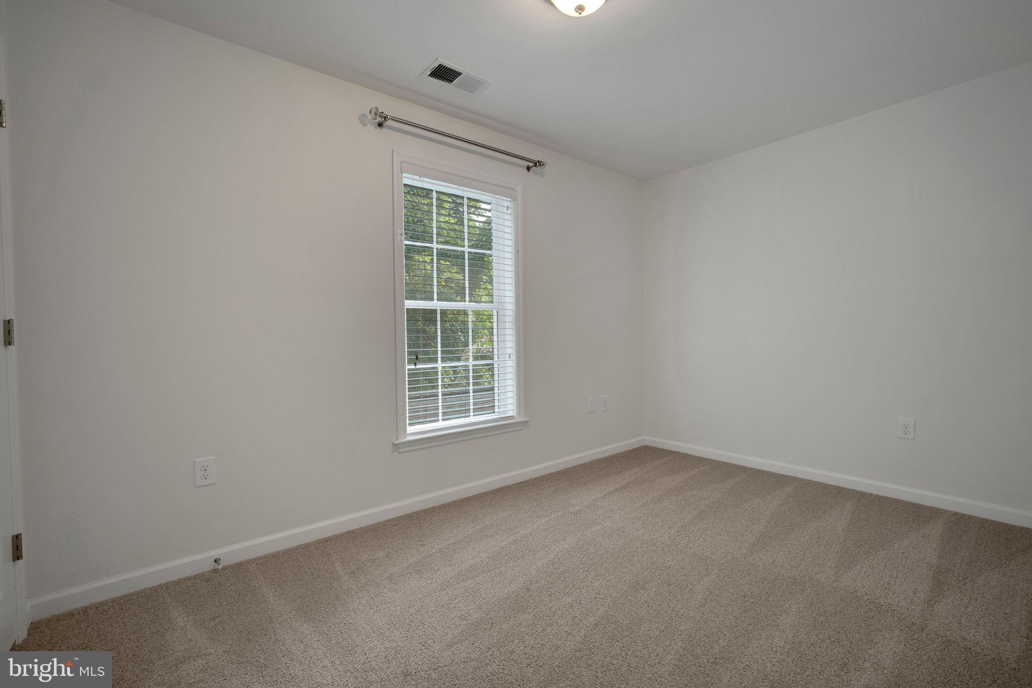 2862 Rosemary Ln