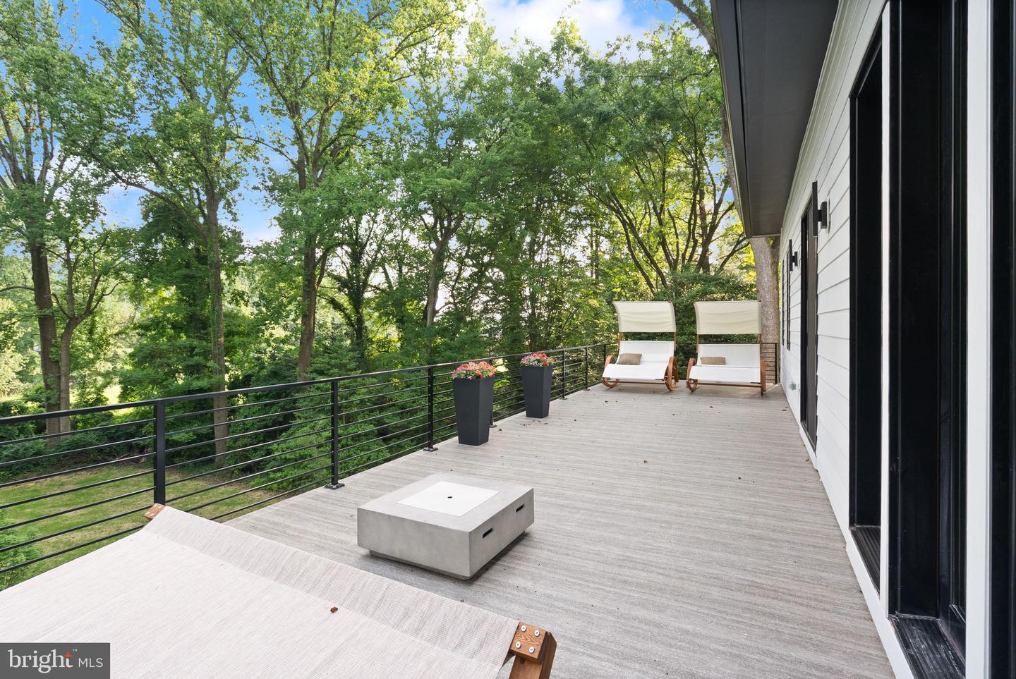6539 Fairlawn Dr