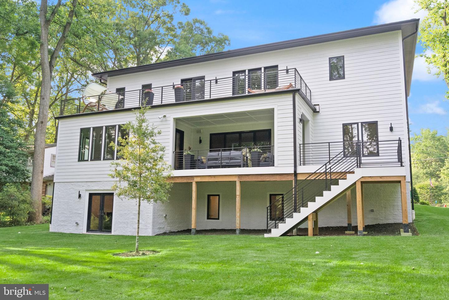 6539 Fairlawn Dr