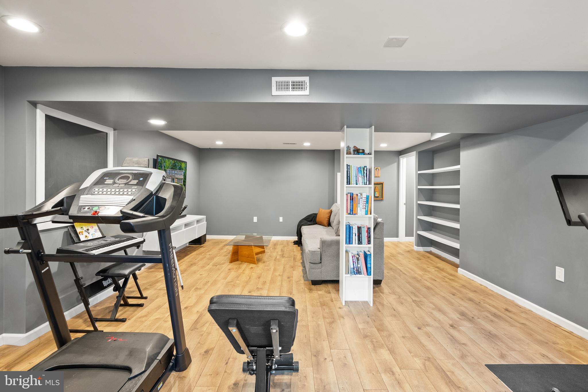 7737 Middle Valley Dr