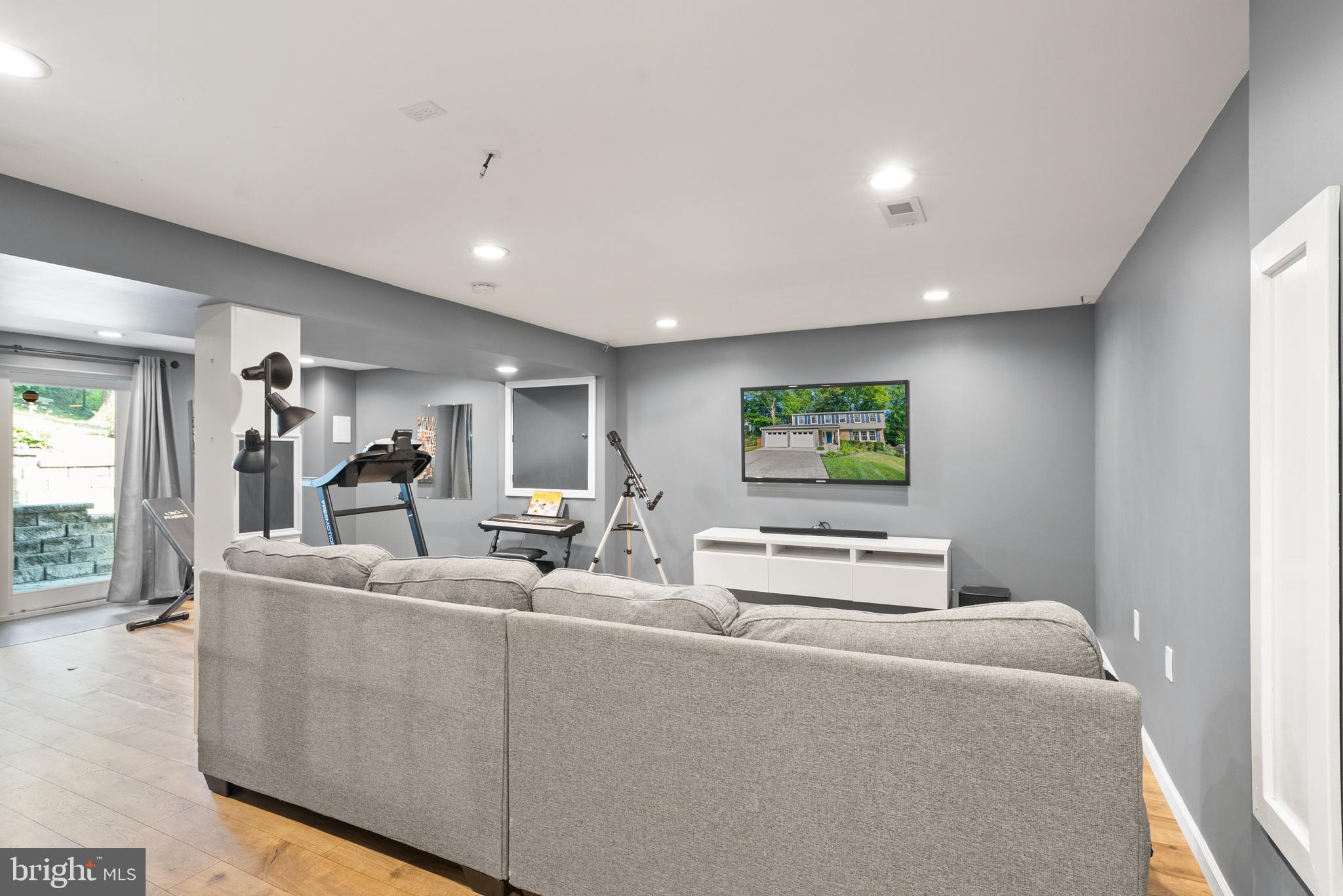 7737 Middle Valley Dr