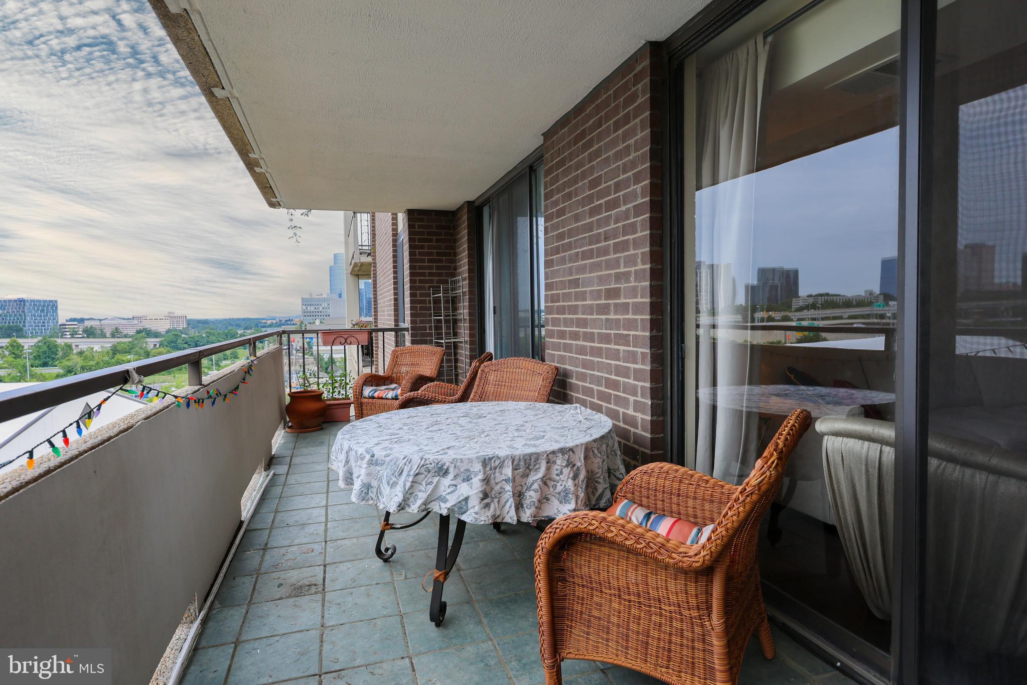 1800 OLD MEADOW RD #804