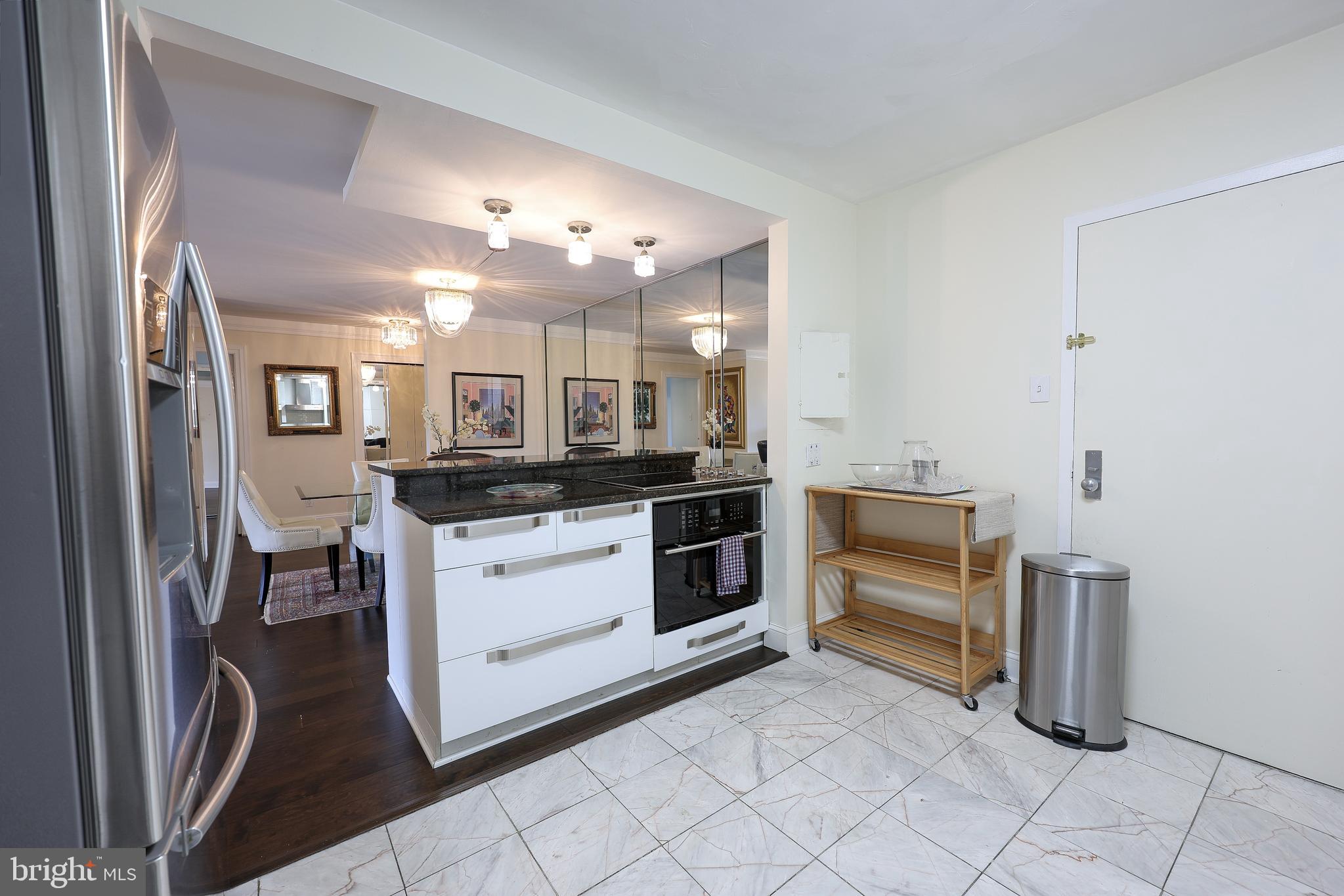 1800 OLD MEADOW RD #804