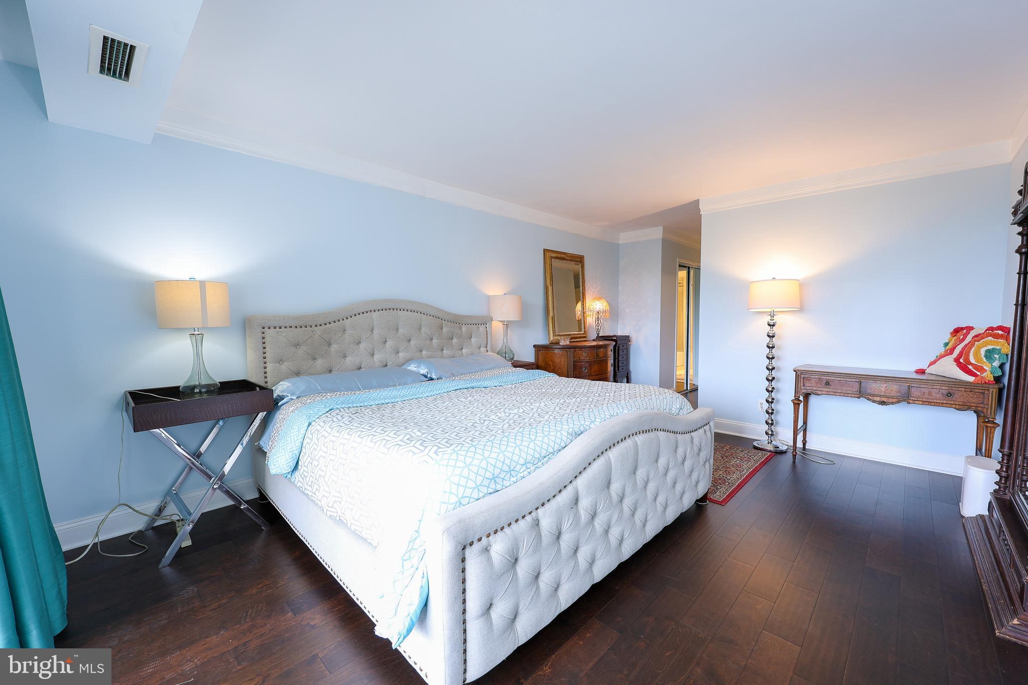 1800 OLD MEADOW RD #804