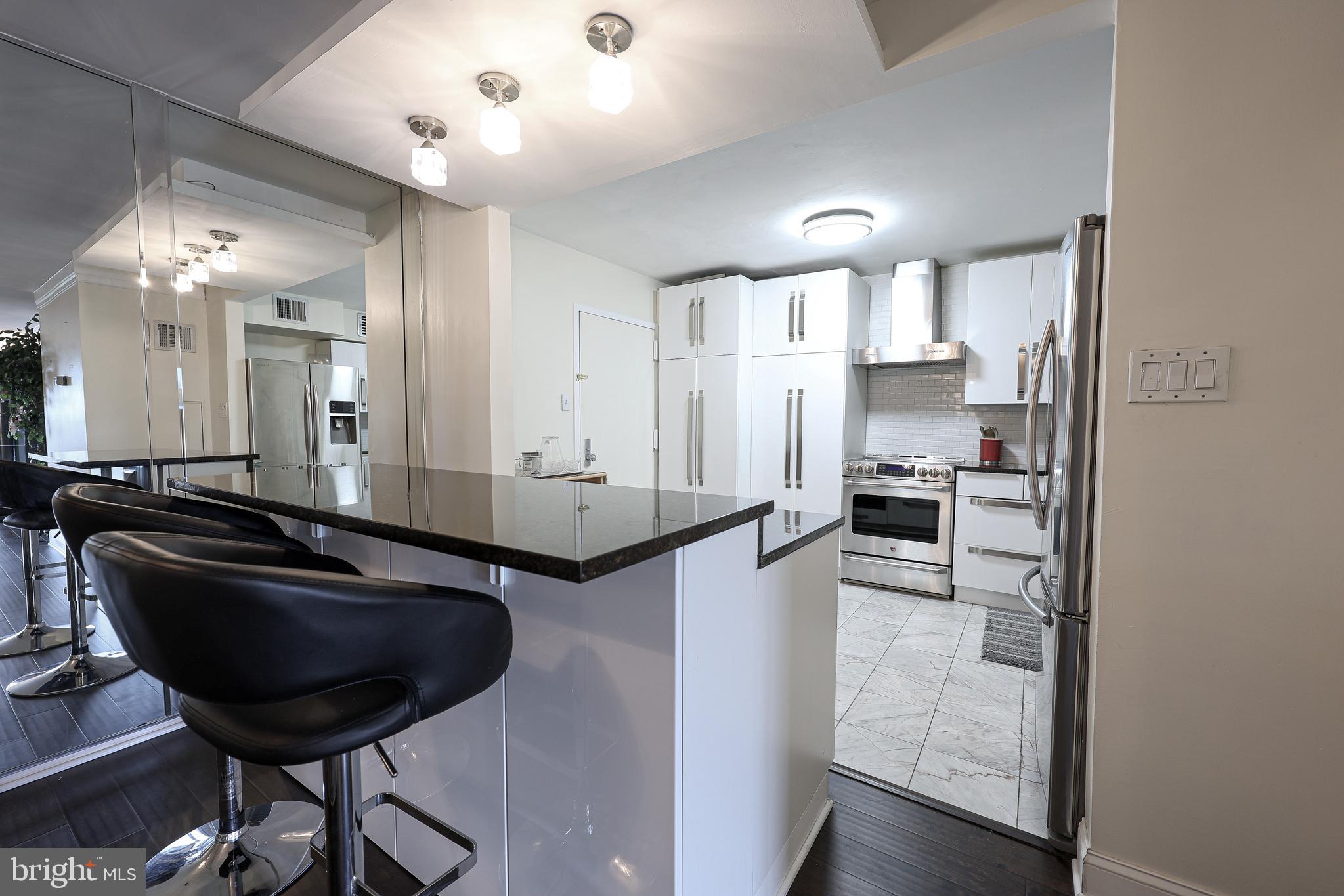 1800 OLD MEADOW RD #804