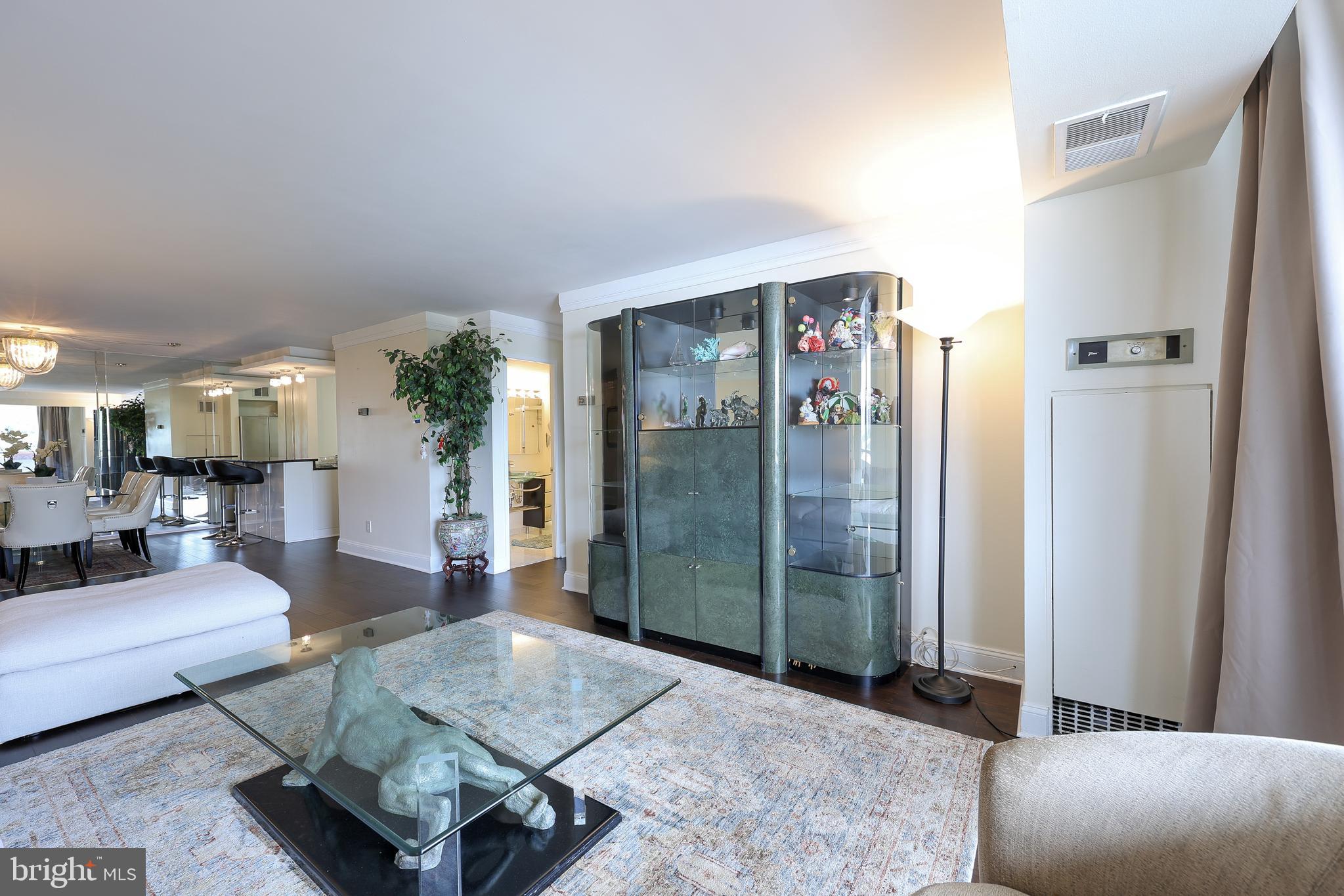 1800 OLD MEADOW RD #804