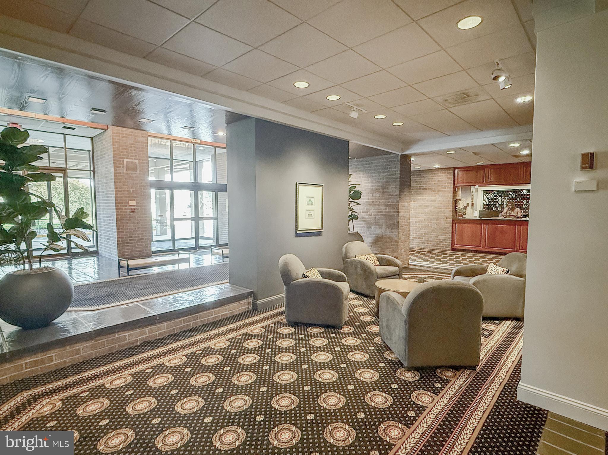 1800 OLD MEADOW RD #804