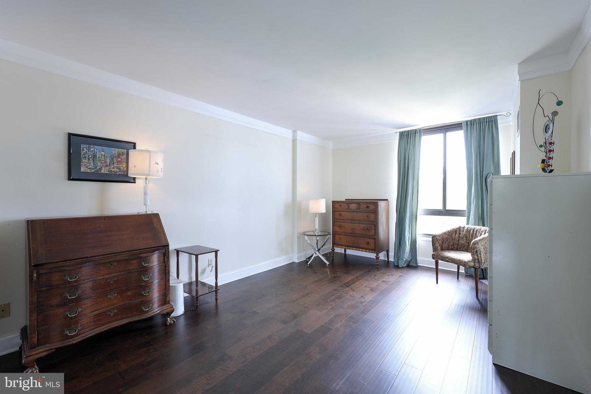 1800 OLD MEADOW RD #804