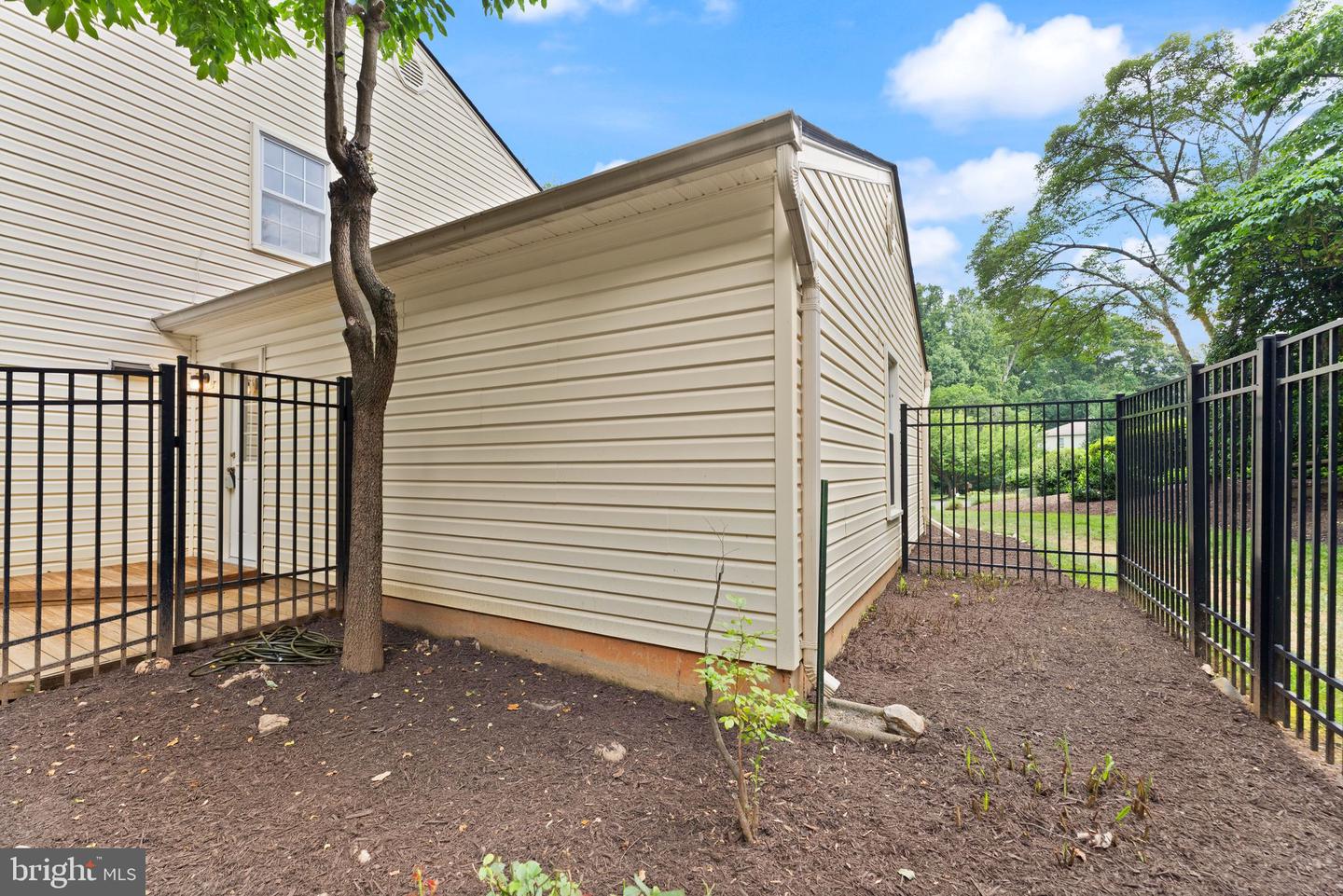 10912 Blue Roan Rd