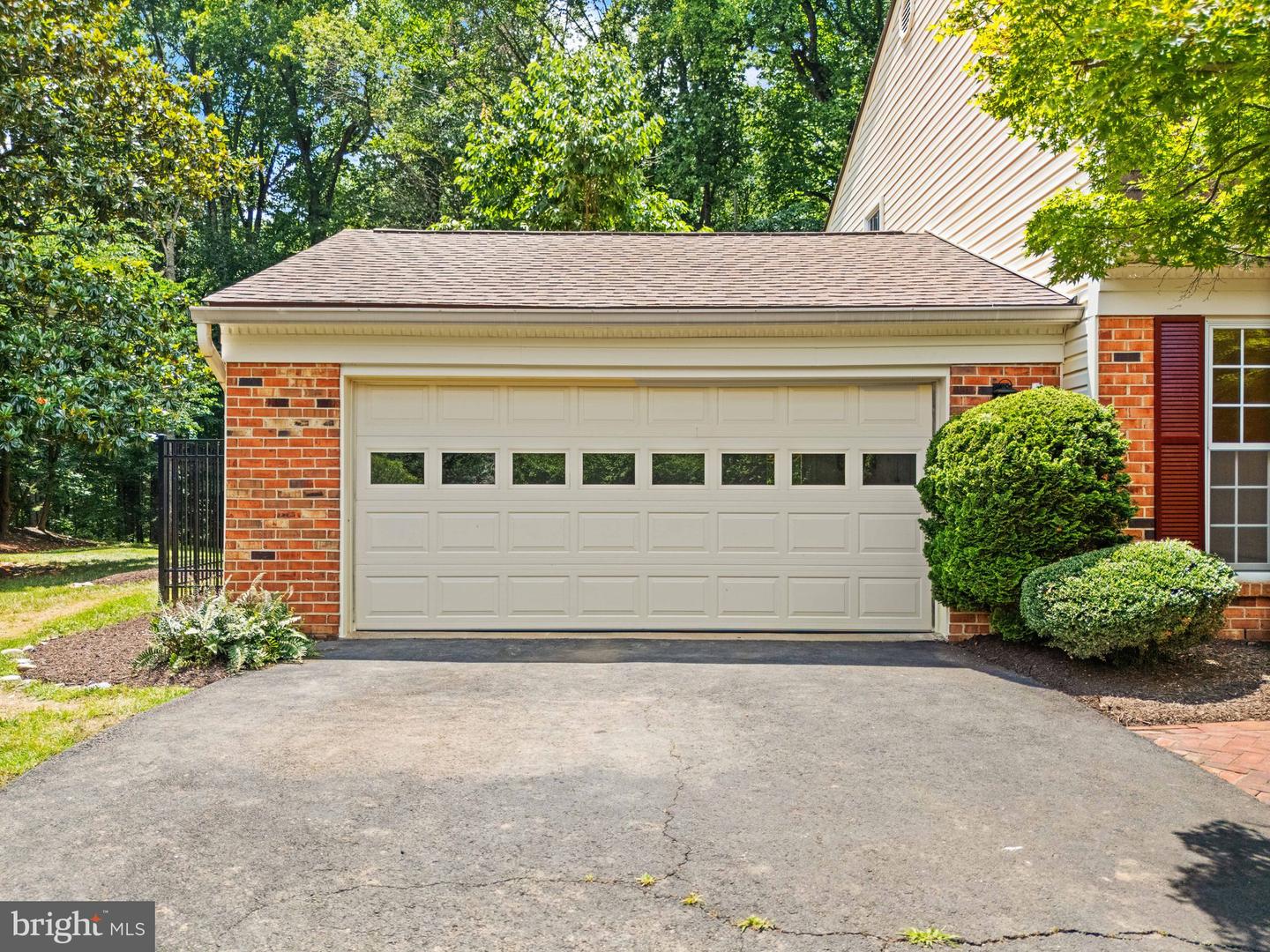 10912 Blue Roan Rd