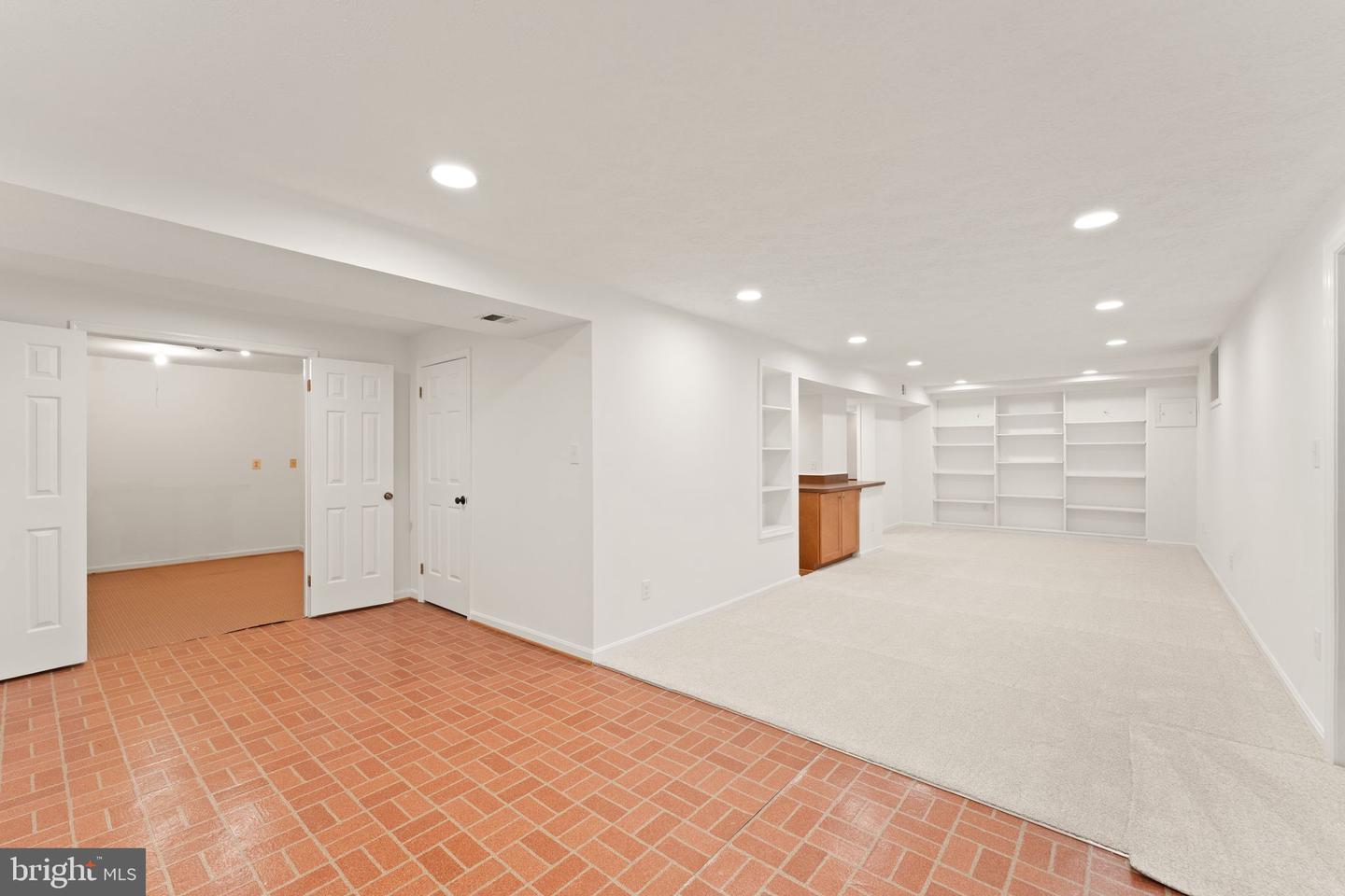 10912 Blue Roan Rd