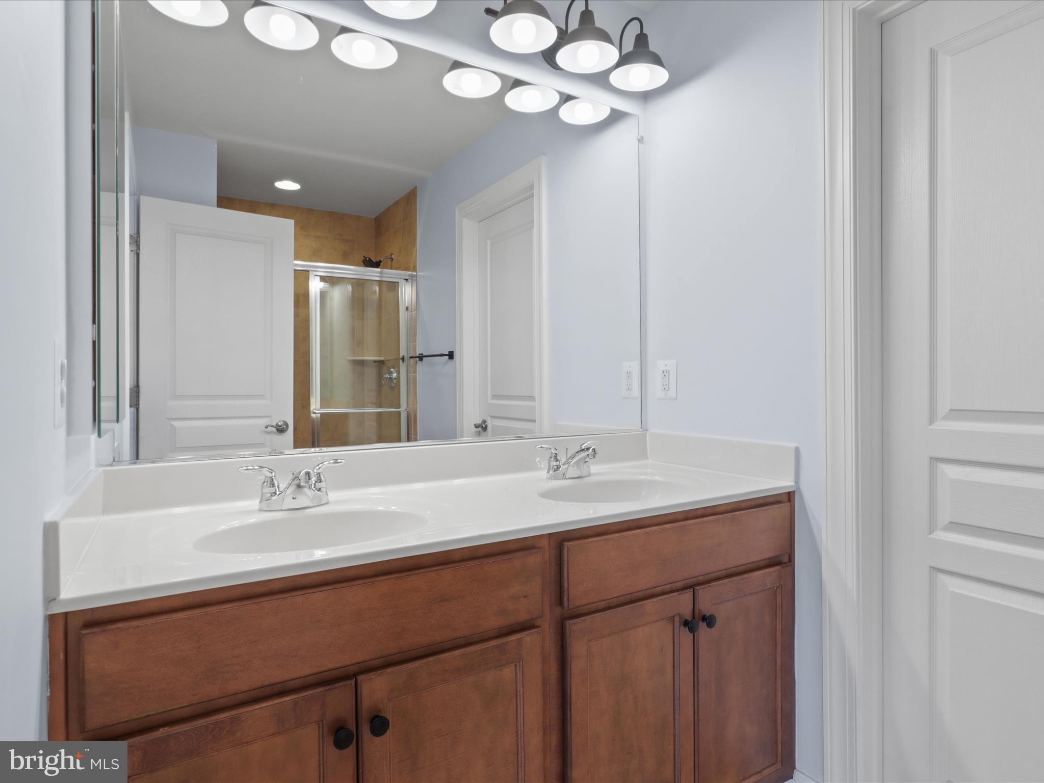 6272 Summit Point Ct