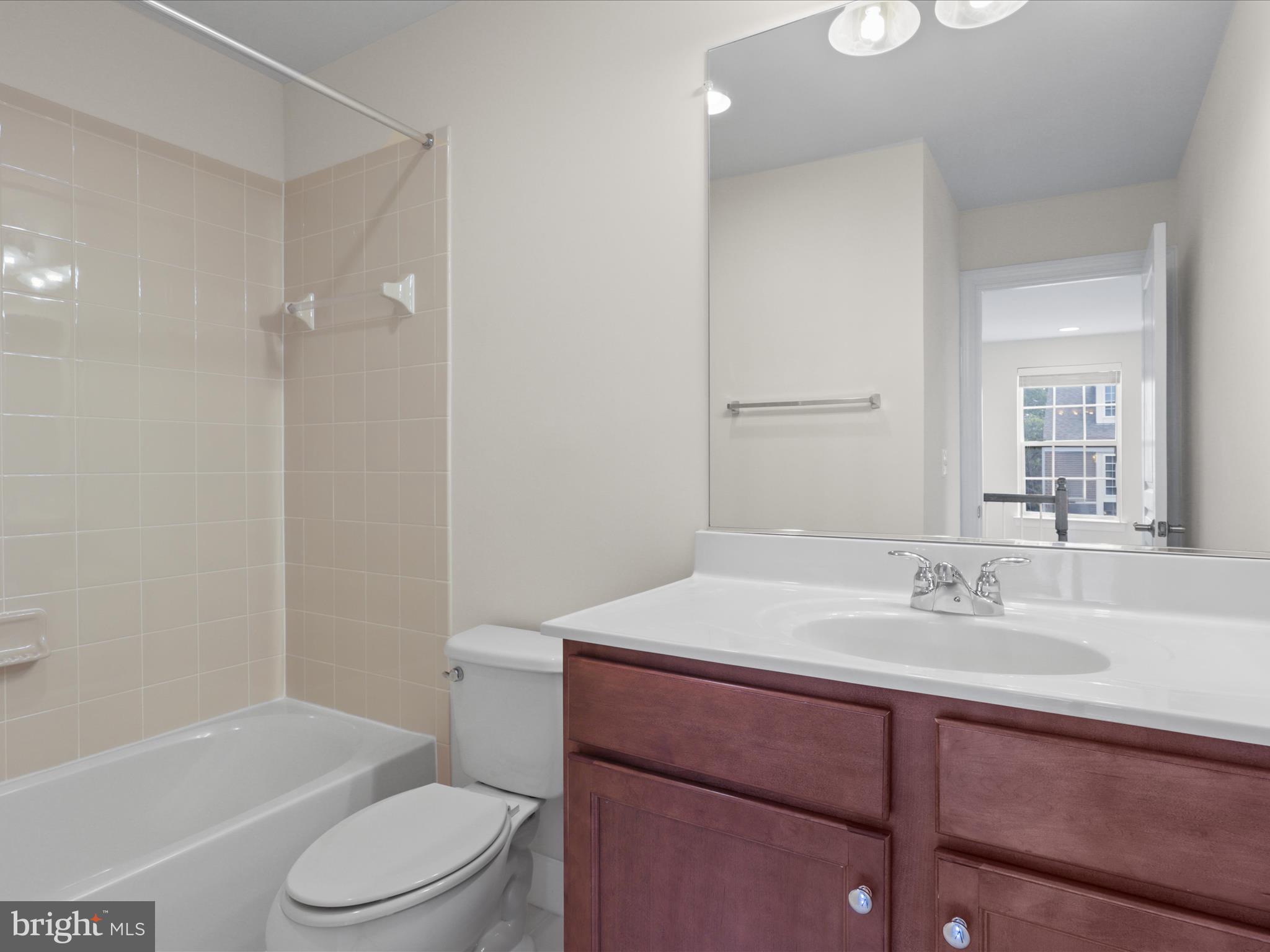 6272 Summit Point Ct