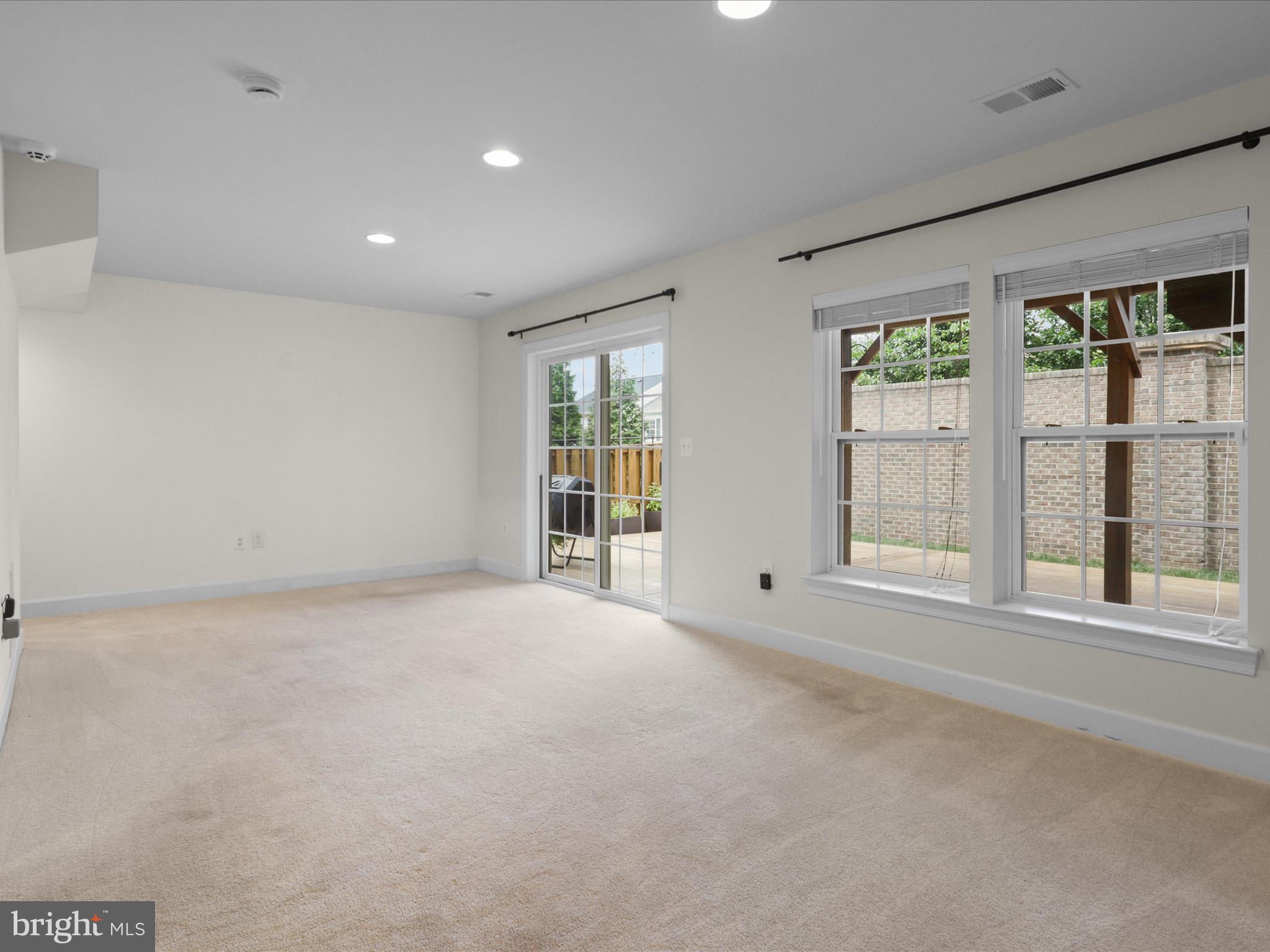 6272 Summit Point Ct