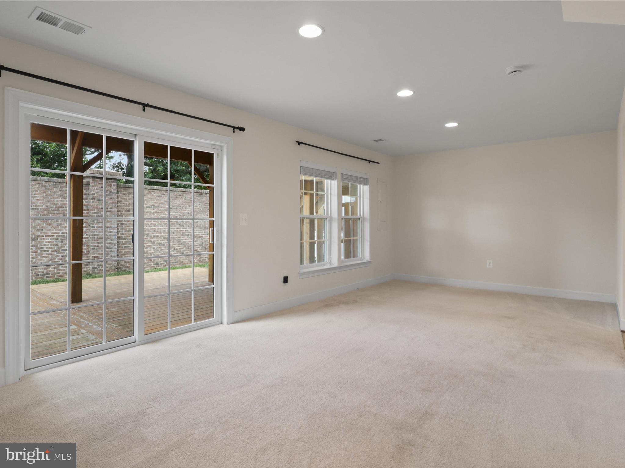 6272 Summit Point Ct