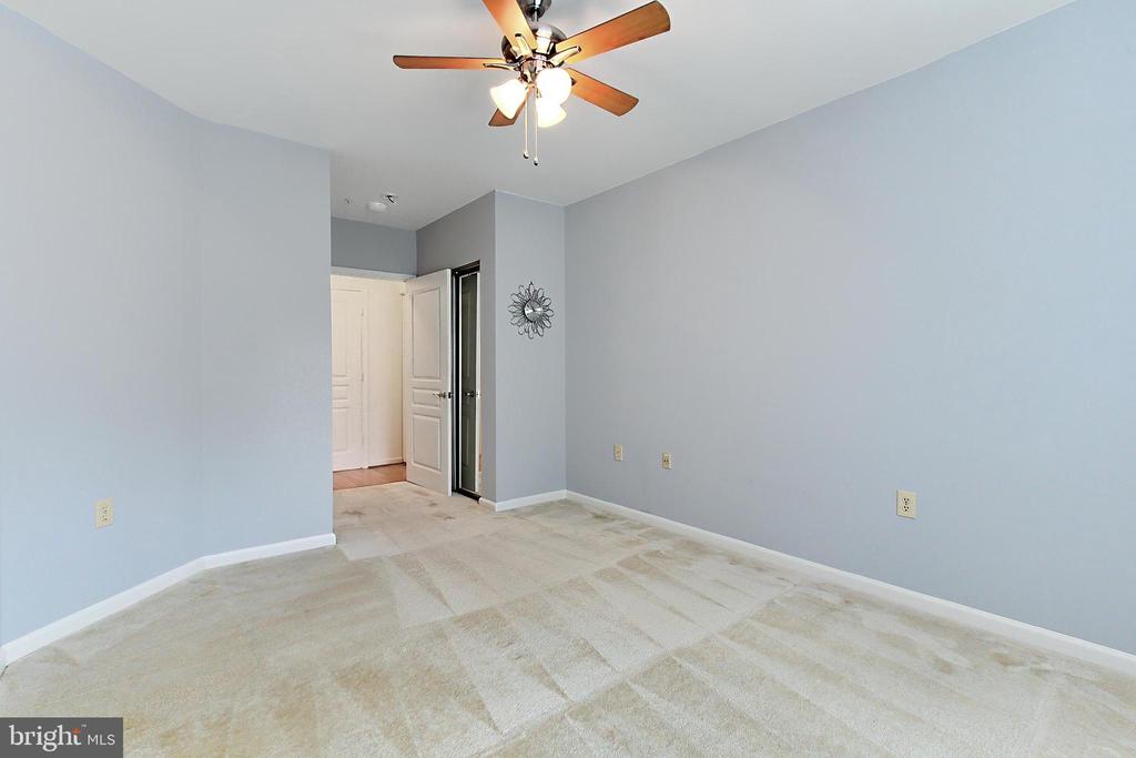 12915 Alton Sq #307