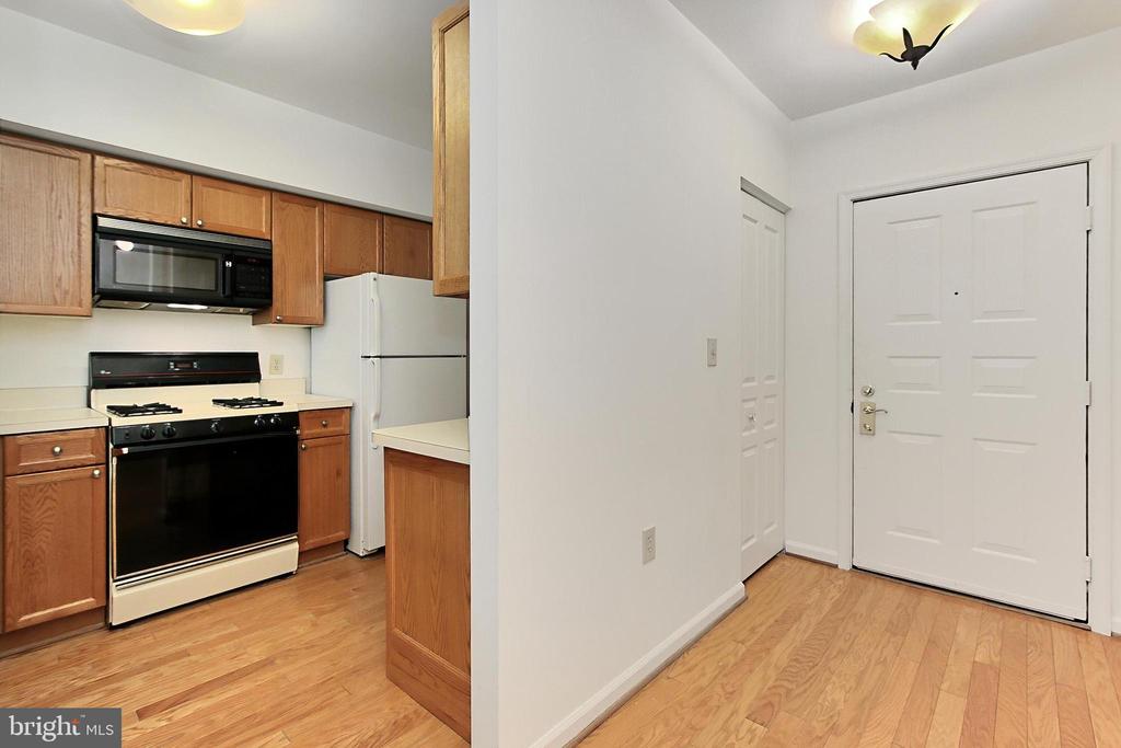 12915 Alton Sq #307