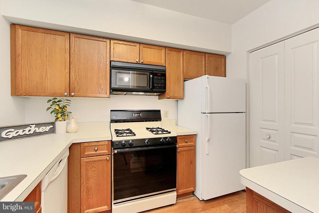 12915 Alton Sq #307