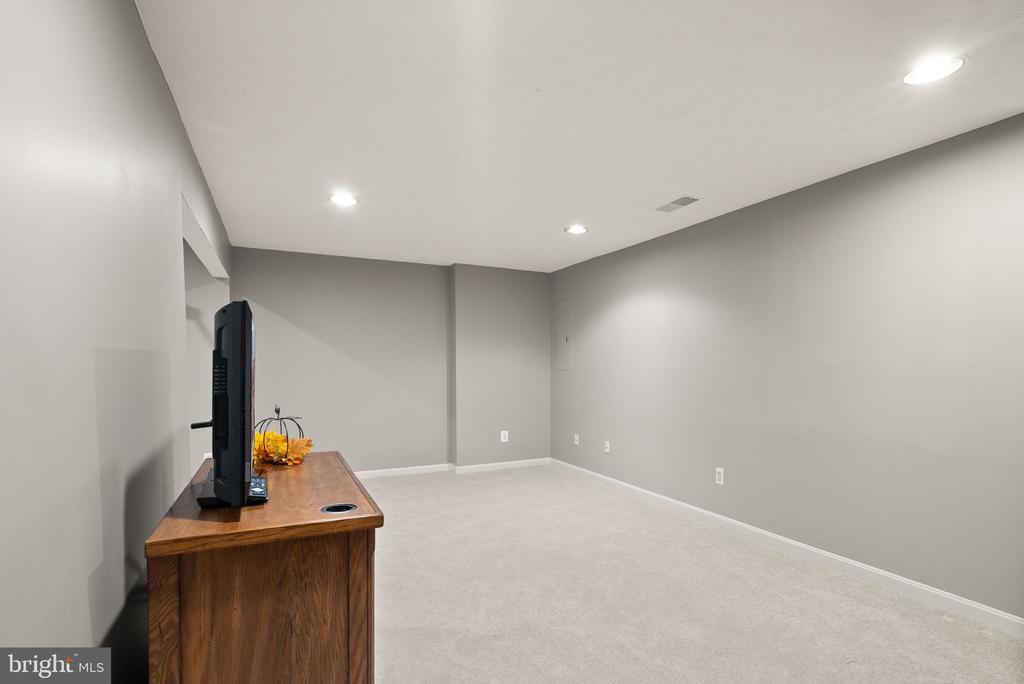 8074 Sky Blue Dr
