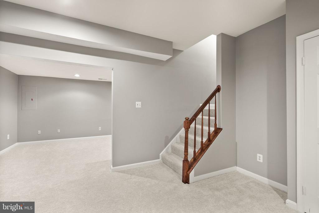 8074 Sky Blue Dr