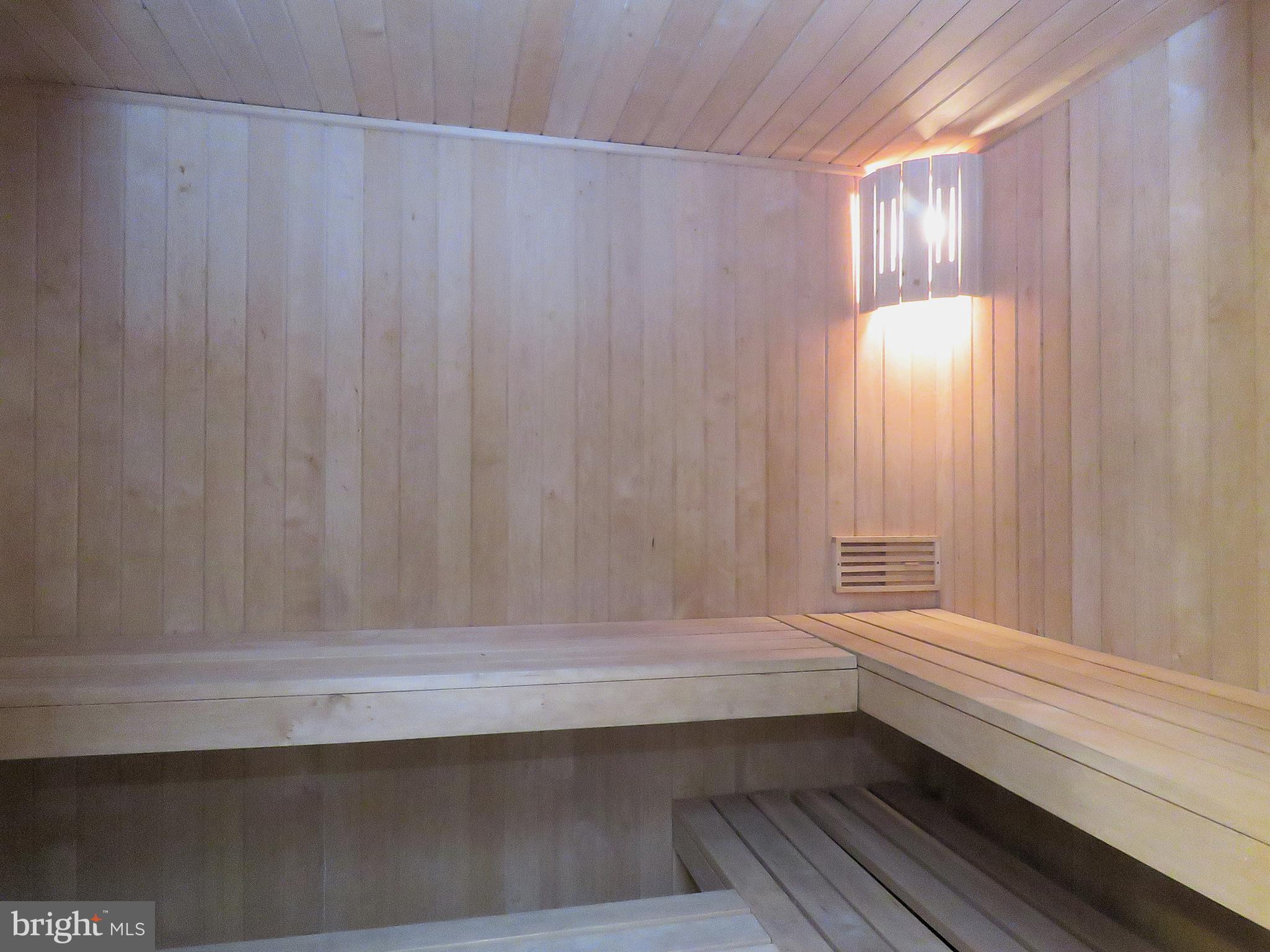 3013 HICKORY GROVE CT