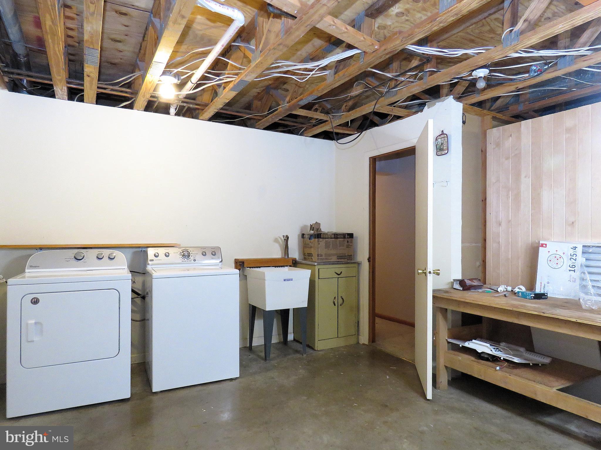 3013 HICKORY GROVE CT