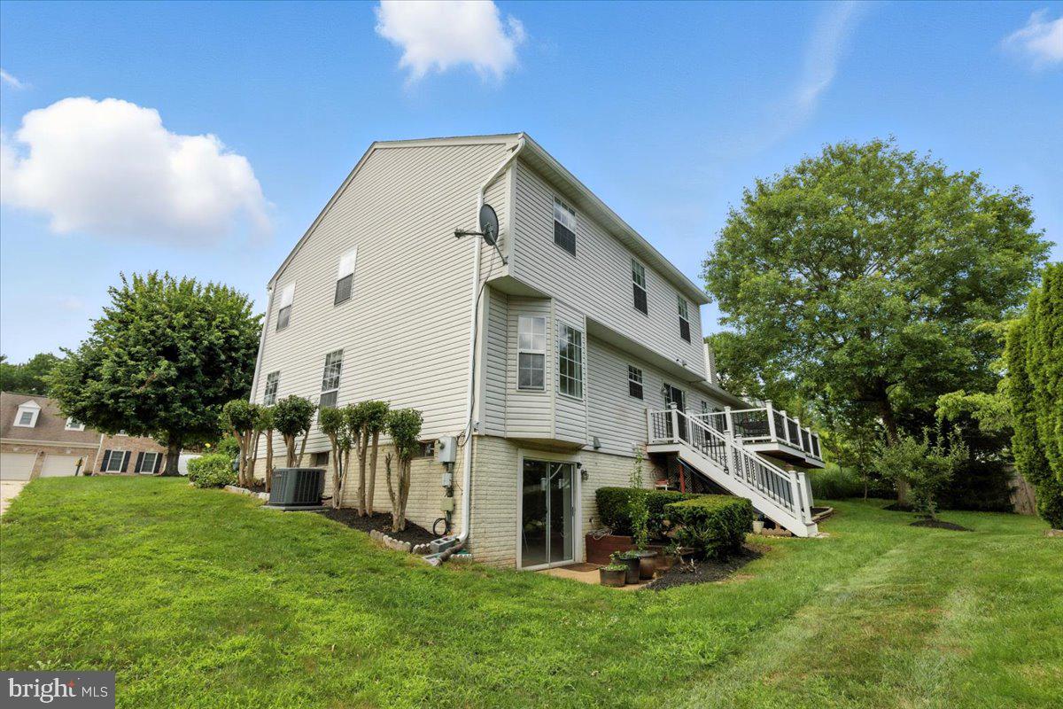 1562 KINGSTREAM CIR